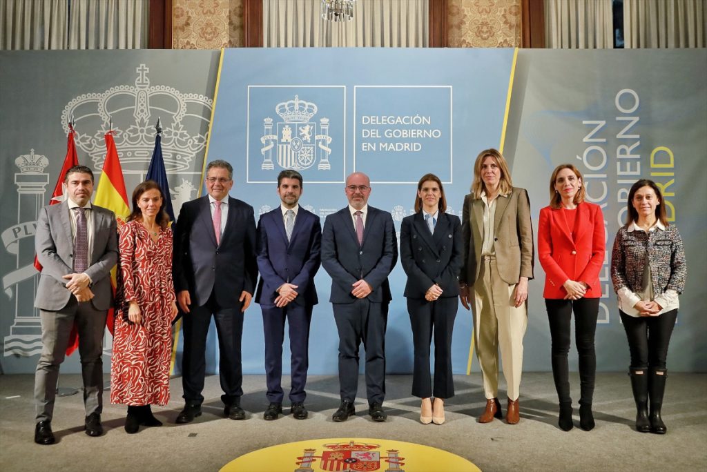 La nueva directiva de FMM y la Delegación del Gobierno, tras su primera reunión.