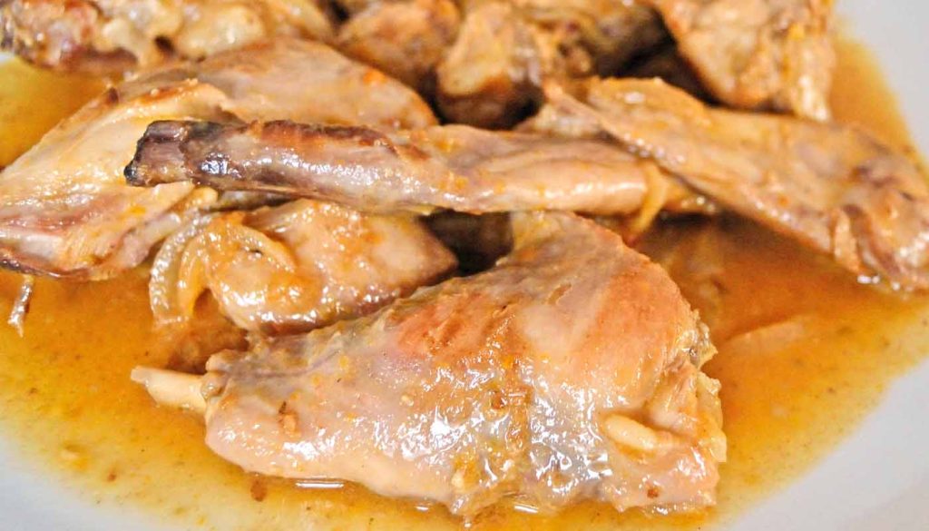 Conejo en salsa: receta tradicional para un banquete de primera 1 Moncloa salsa Moncloa
