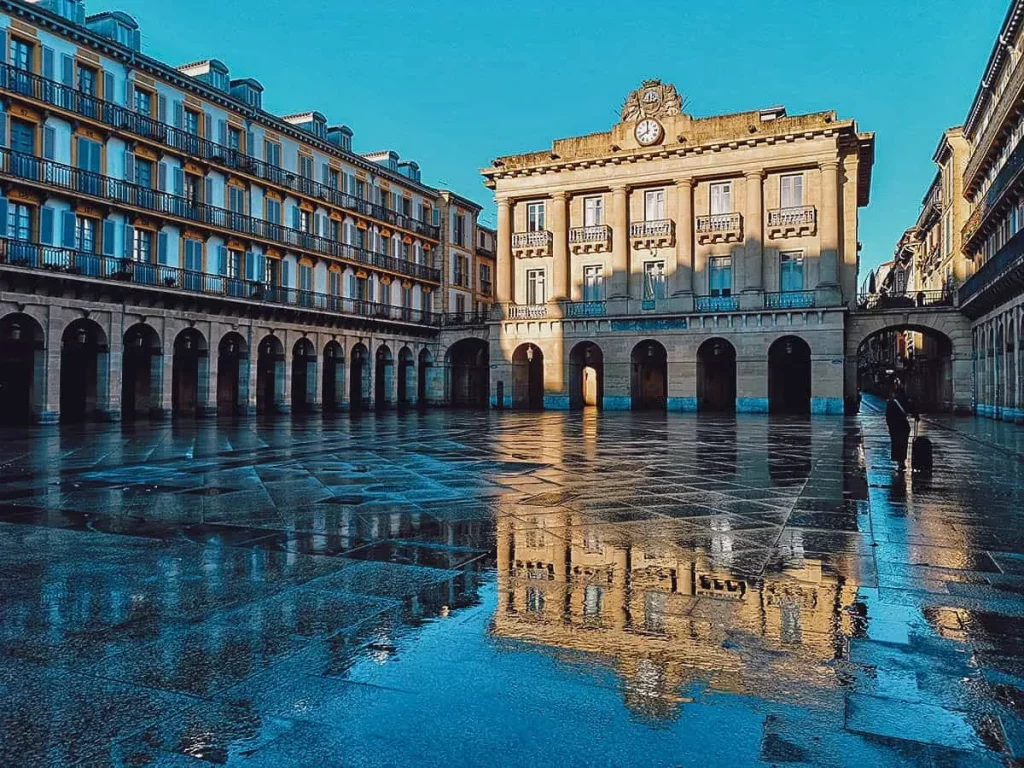 La ciudad del norte de España que aúna historia, gastronomía y playas de ensueño: descubre la belleza de San Sebastián 1 Moncloa sanse Moncloa
