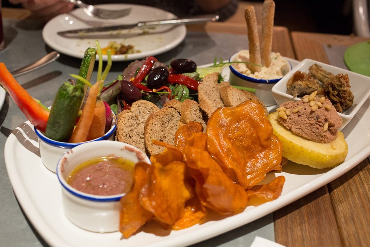Explora Madrid con sabor: irresistibles planes para disfrutar de la capital española a través de deliciosos bocados 2 Moncloa LA RUTA DE LOS MERCADOS TRADICIONALES