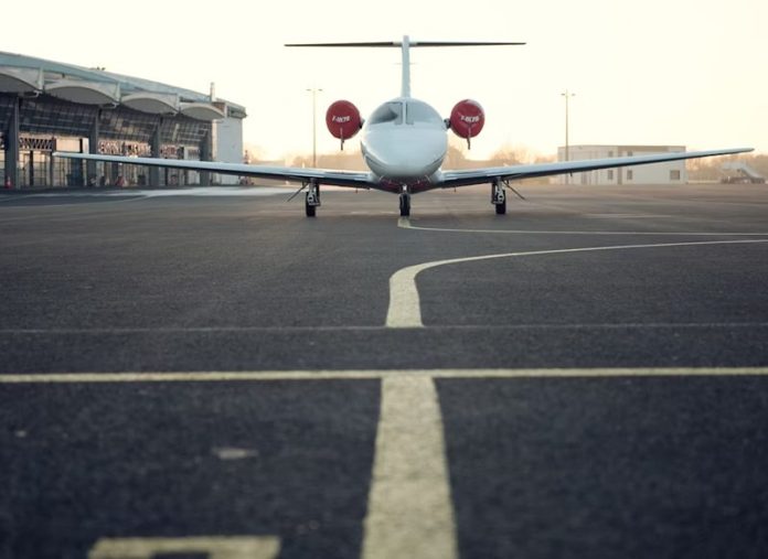 COMPARA EN PORTALES DE BÚSQUEDA DE VUELOS Y USA AEROPUERTOS SECUNDARIOS