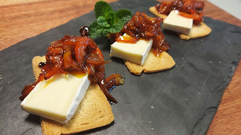 Pimientos jugosos caramelizados con queso brie: Un escándalo que no podrás resistir 1 Moncloa 2074713 Moncloa
