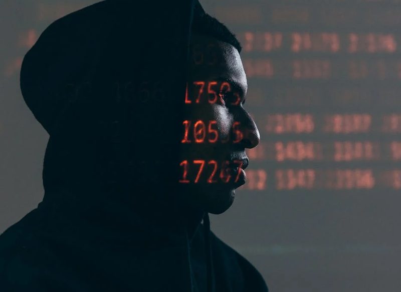LA NECESIDAD DE PROTEGER EL CIBERESPACIO