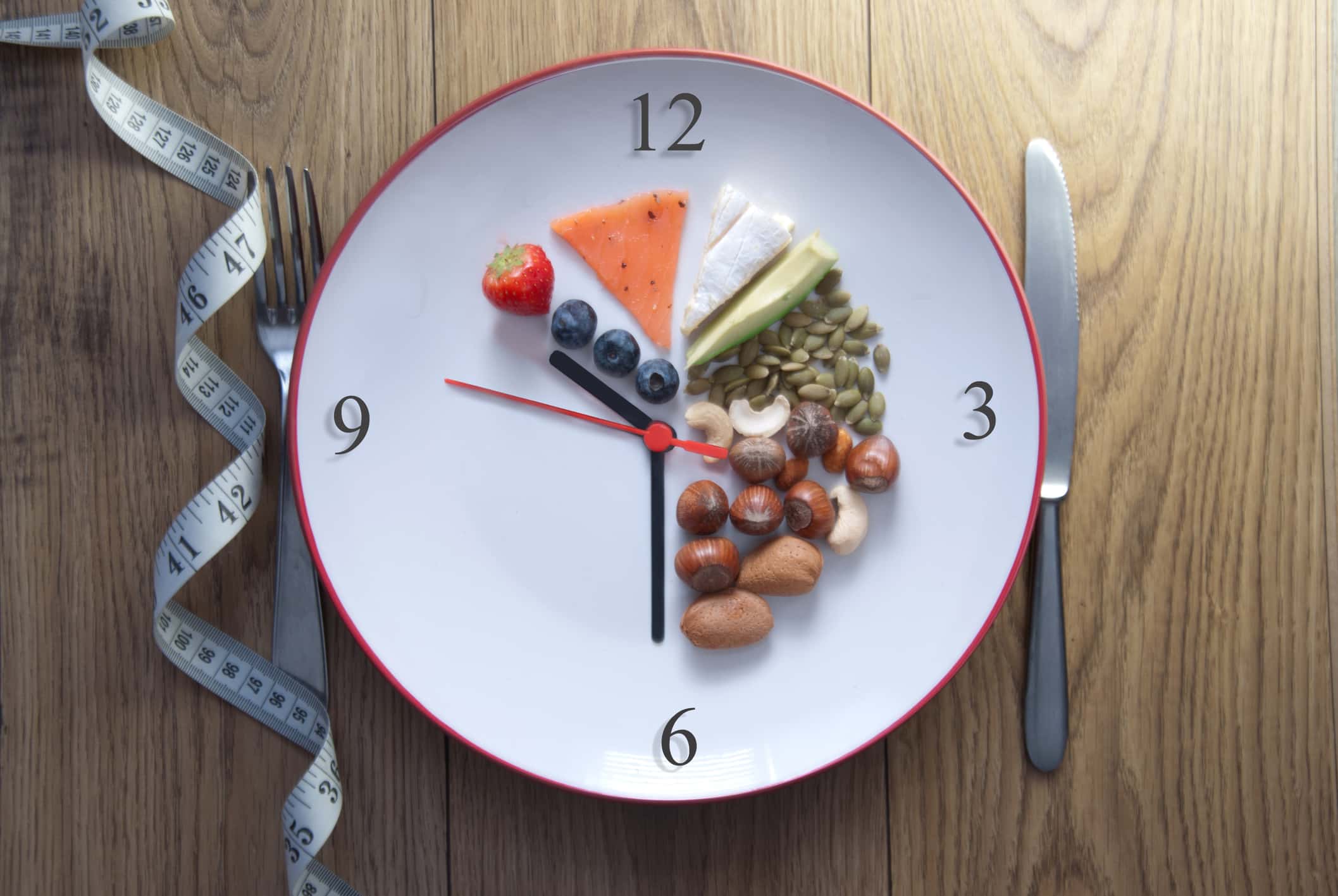 Explora el ayuno intermitente: Beneficios, verdades y guía para el éxito 4 Moncloa CONSIDERACIONES NUTRICIONALES