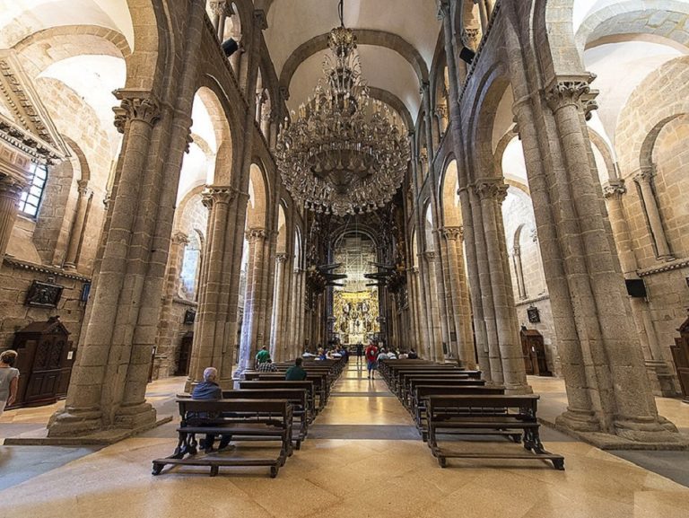 Catedral de Santiago: Revelando los secretos ocultos y leyendas del camino milenario 2 Moncloa DESCUBRIMIENTO CONTINUO