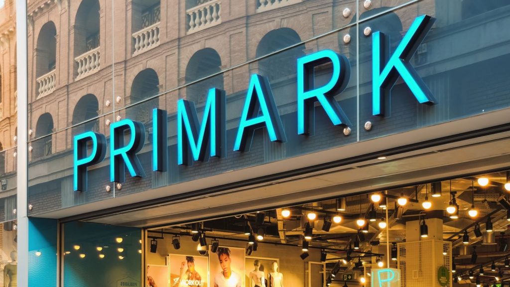 Conoce en Primark la gabardina imprescindible para tu primavera perfecta 1 2 Moncloa