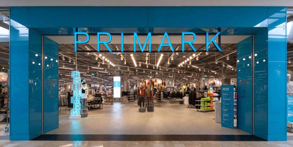 Conoce en Primark la gabardina imprescindible para tu primavera perfecta 2 1 Moncloa