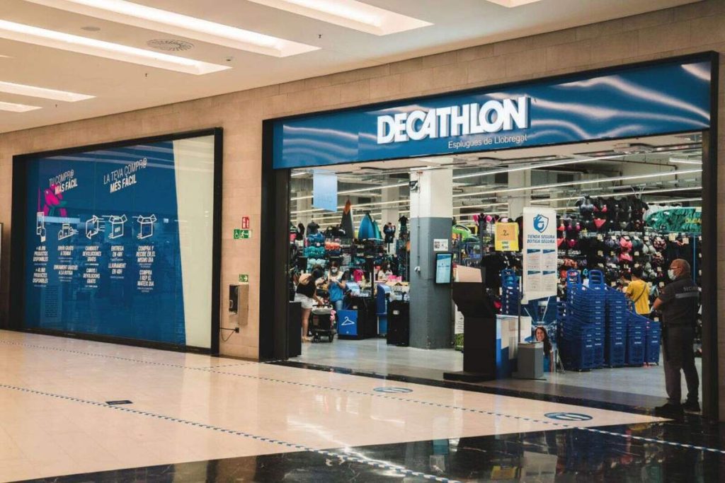 Descubre las zapatillas más populares en Decathlon: tan ligeras que sentirás la libertad de andar descalza