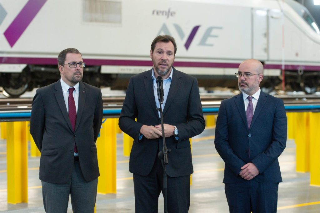 Óscar Puente tala 2.100 árboles para ampliar un carril en la A-5 3 Moncloa Óscar Puente tala 2.100 para ampliar un carril en la A-5 | Foto: Europa Press