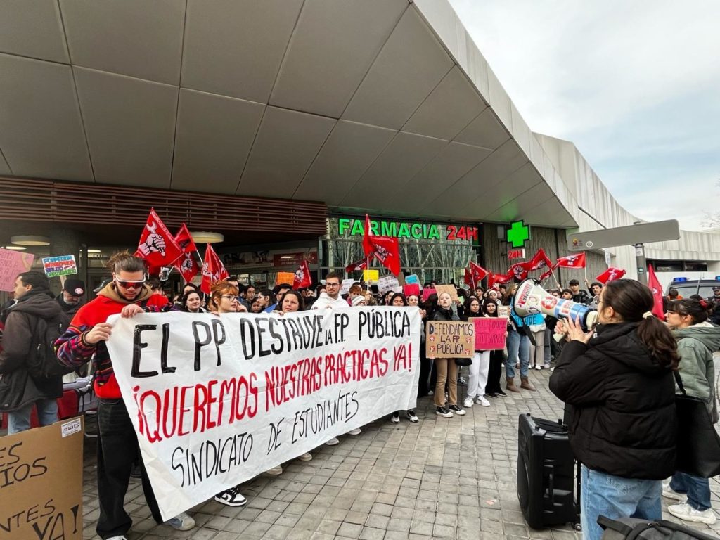 Alumnos de FP sanitaria acuden al Defensor del Pueblo por sus prácticas | Foto: Europa Press