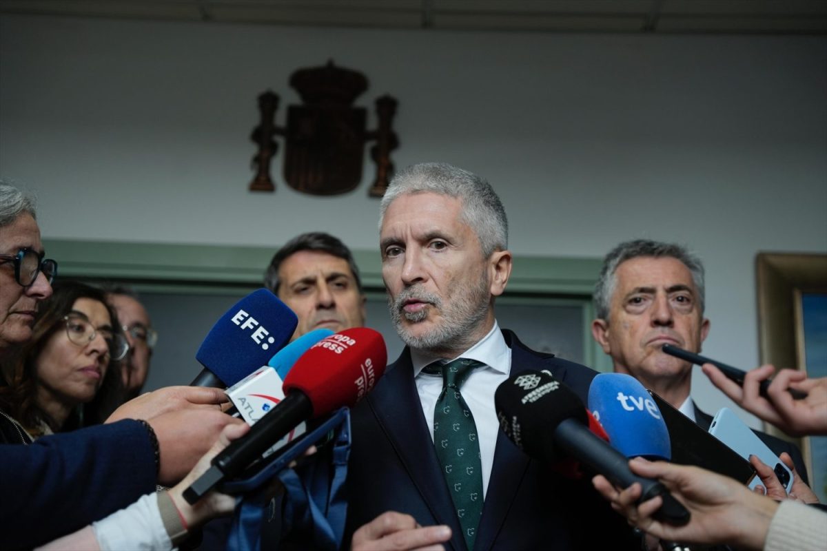 Marlaska se plantea conceder el grado de agente de autoridad a los funcionarios de prisiones.