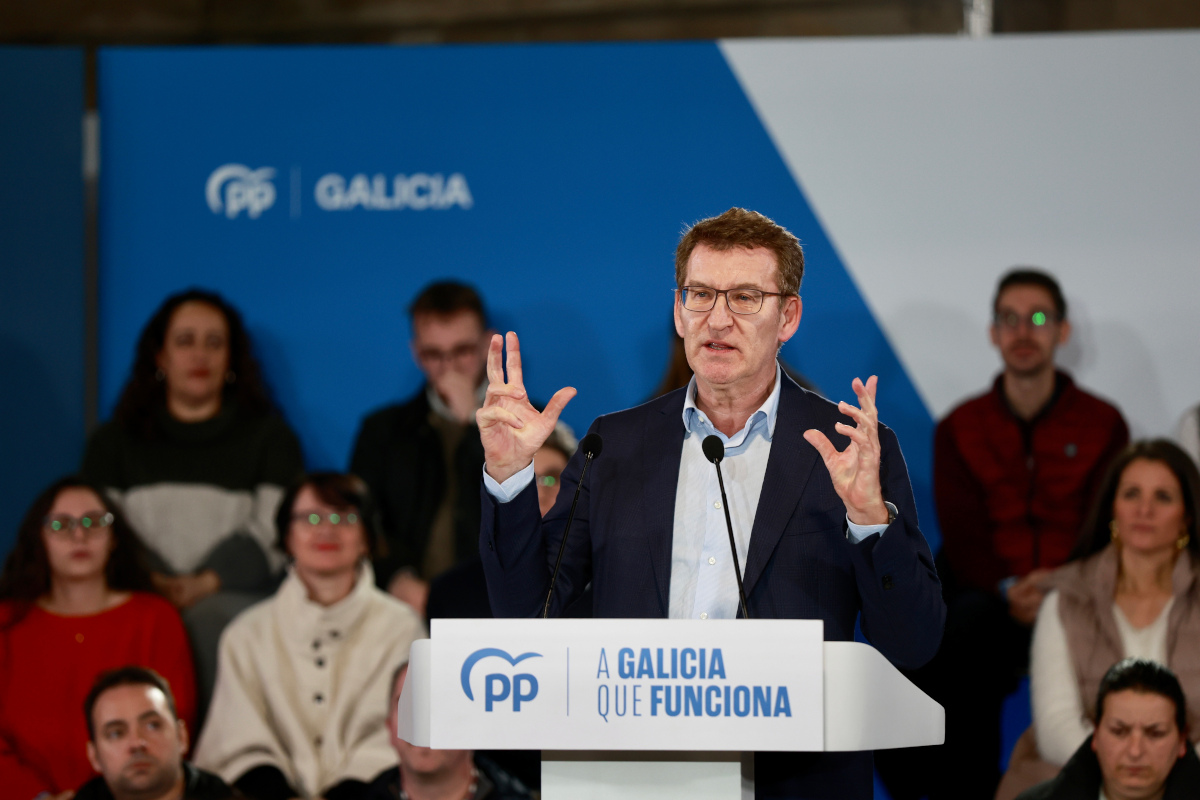 Feijóo pone contra las cuerdas su liderazgo por la negociación con Junts
