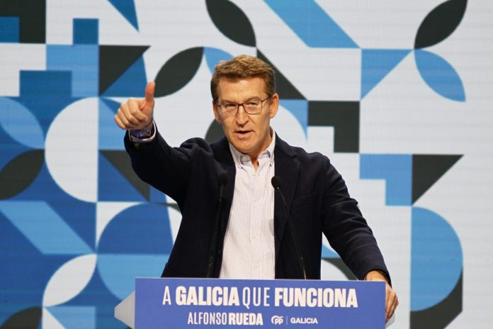 Feijóo festeja la victoria, respira por Galicia y hunde la estrategia del PSOE y BNG