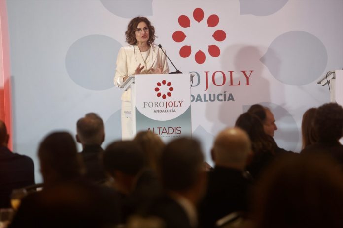 María Jesús Montero abre la puerta a Ábalos para que deje su escaño