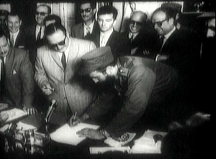 65 años del nombramiento de Fidel Castro como primer ministro cubano 2 Moncloa Fidel Castro firma como Primer Ministro 1959 Moncloa