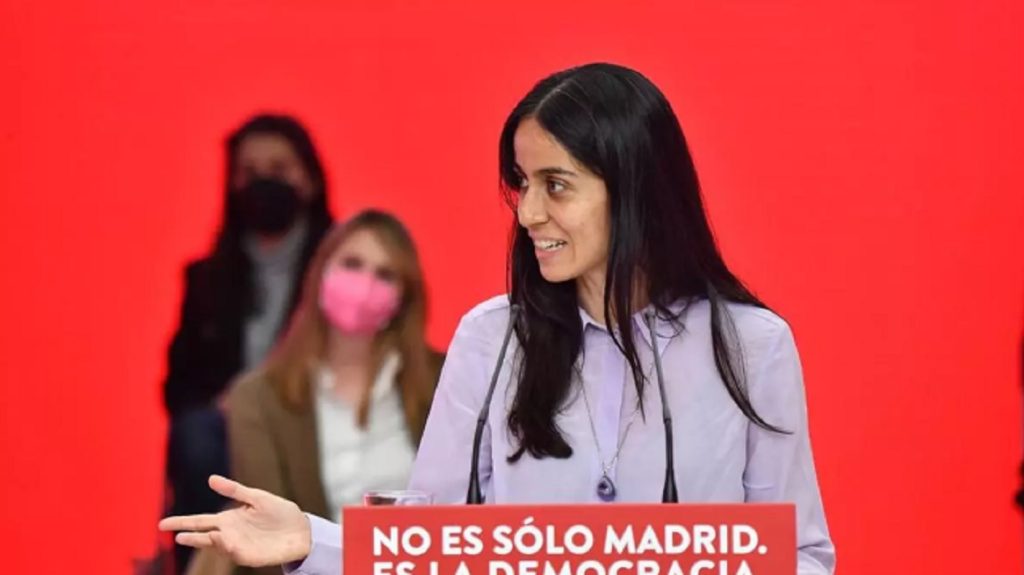 La ‘tutora’ de Urtasun cobra 30.000 euros más que el ministro | Foto: PSOE