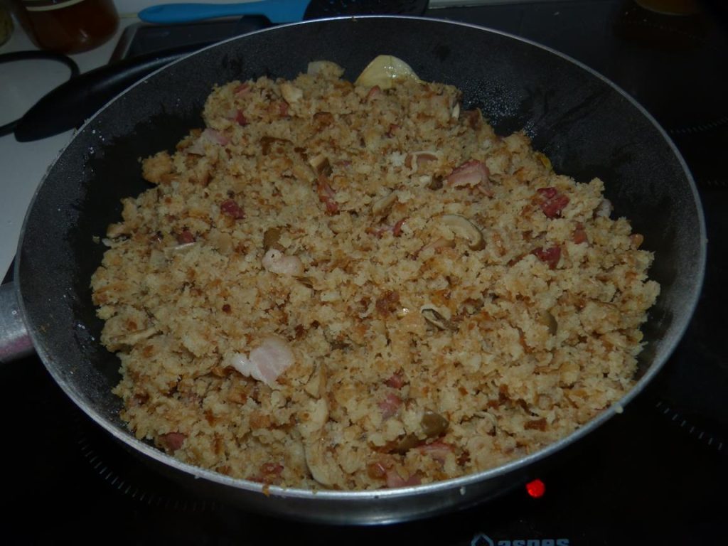 Migas con jamón y champiñones: sencillez y rapidez en cada bocado 3 Moncloa P1420857 Copy Moncloa