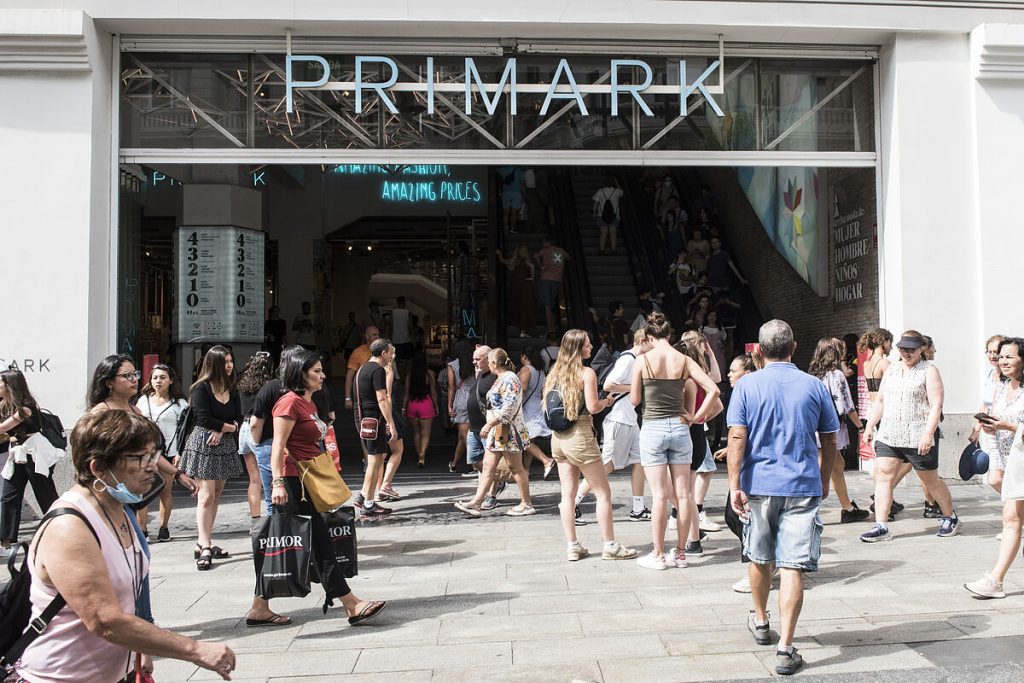 Primark revoluciona los viajes Maleta ligera comoda y sin suplemento 1 Moncloa