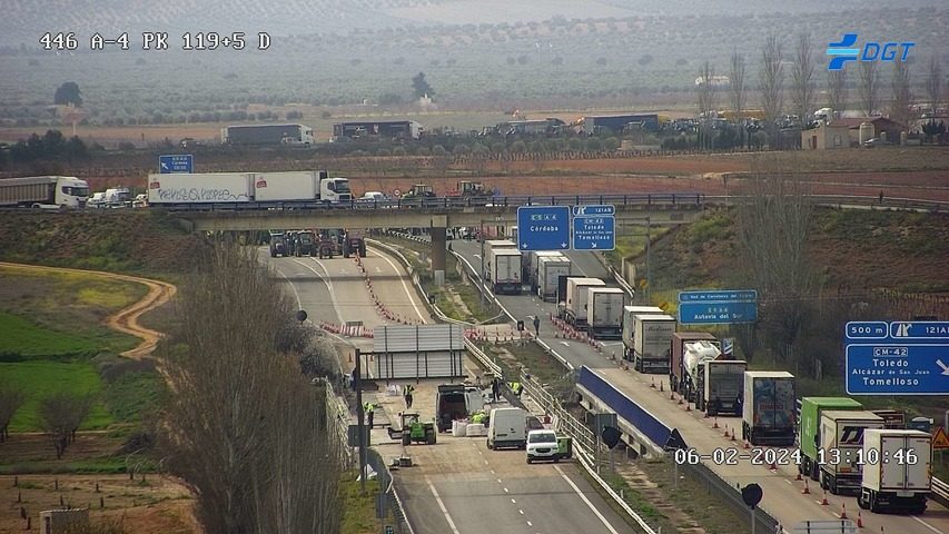 Los tractores bloquean España en busca de soluciones para el campo
Fuente: DGT (A-4)