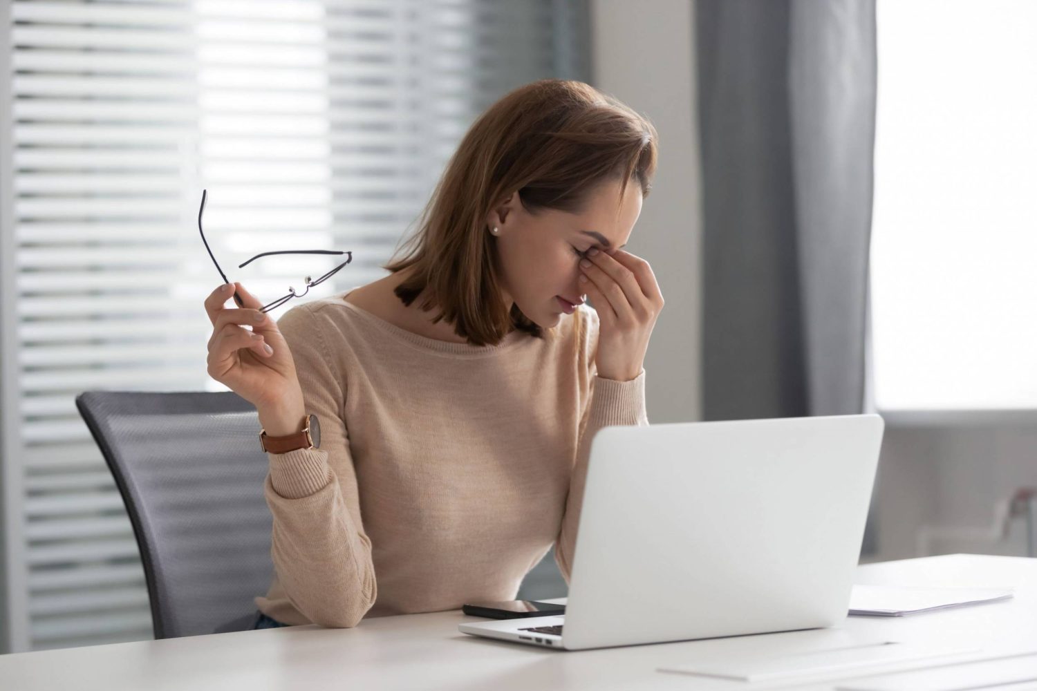 Despídete del cansancio ocular: remedios caseros para aliviar inflamación 1 Moncloa UN RESPIRO PARA TUS OJOS: COMPRESAS Y MASAJES