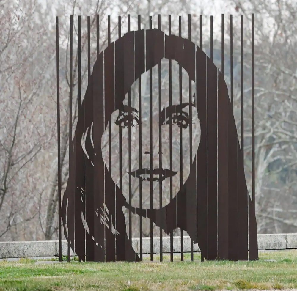 escultura letizia lolo garner
