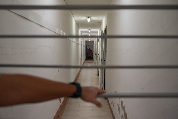 Los funcionarios de prisiones reclaman más recursos humanos y materiales para no sufrir tantas agresiones.