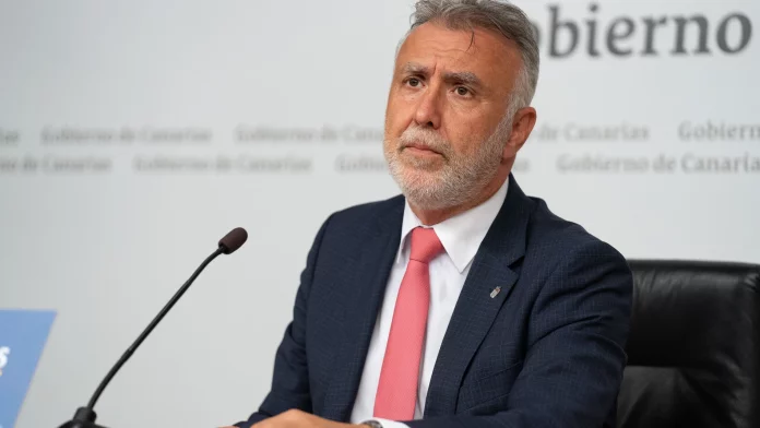 El ministro Víctor Torres.