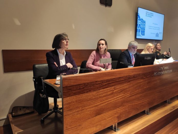 La consejera de los líos, Nieves Roqueñi ha dado explicaciones sobre el caso ITV y el nombramiento del gerente de Aguas de Asturias.