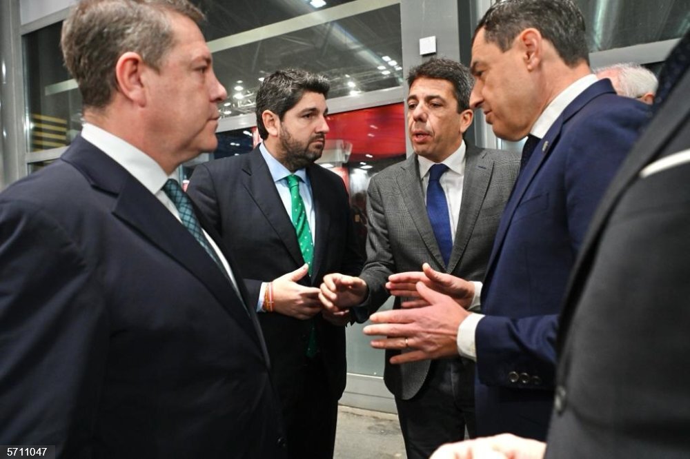 Génova 13 se recompone y vuelve a la normalidad con Vox «sin reunión» con Abascal 2 Moncloa Mazón y López Miras en Madrid | Fuentes: Agencias