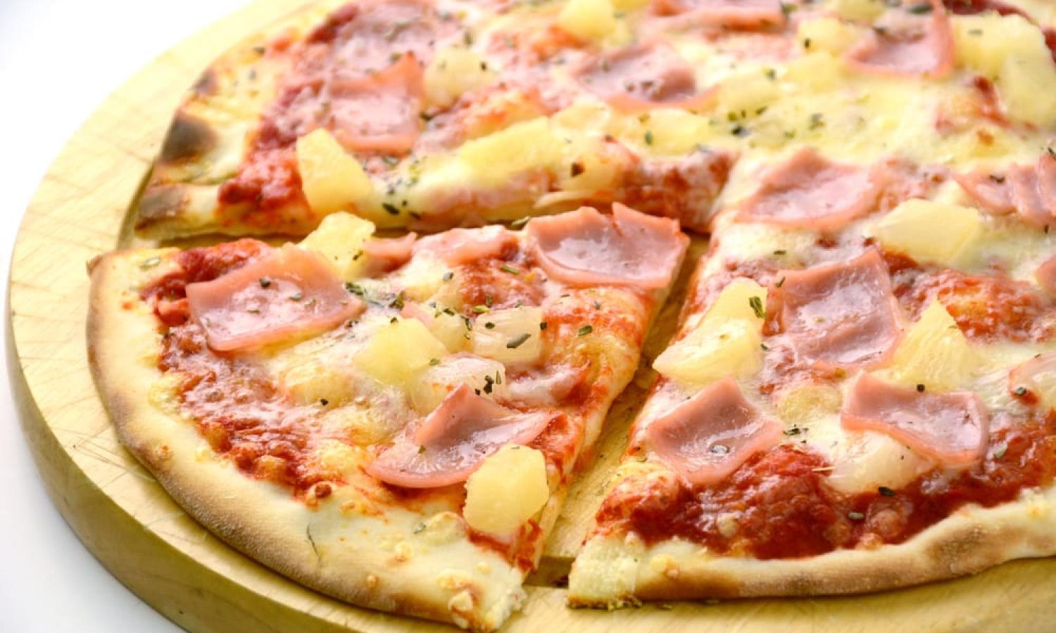 Misterios de la pizza hawaiana: 8 curiosidades sobre su creación 2 Moncloa HAWÁI Y SU RELACIÓN CON LA PIZZA