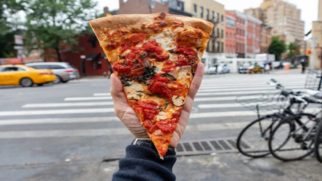 El día de la pizza: una celebración global de un placer sin igual 1 Moncloa pizzany2 1024x576 1 Moncloa