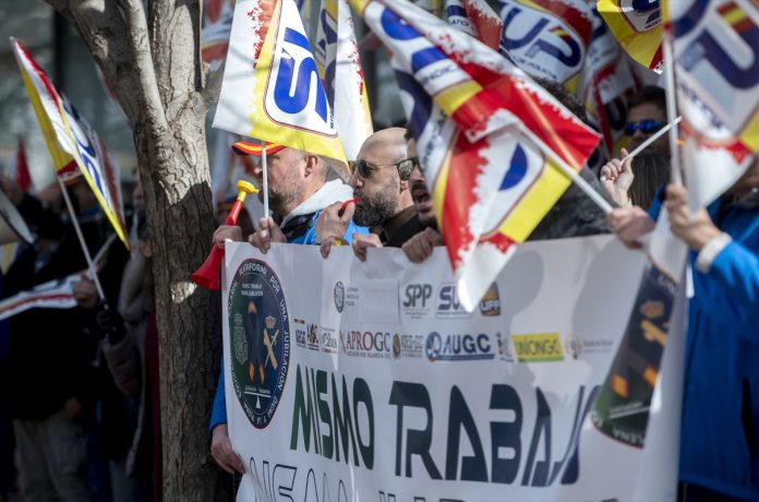 Los policías y guardias civiles llevan años reclamando mejoras salariales, sobre todo que no haya brechas entre los distintos cuerpos.