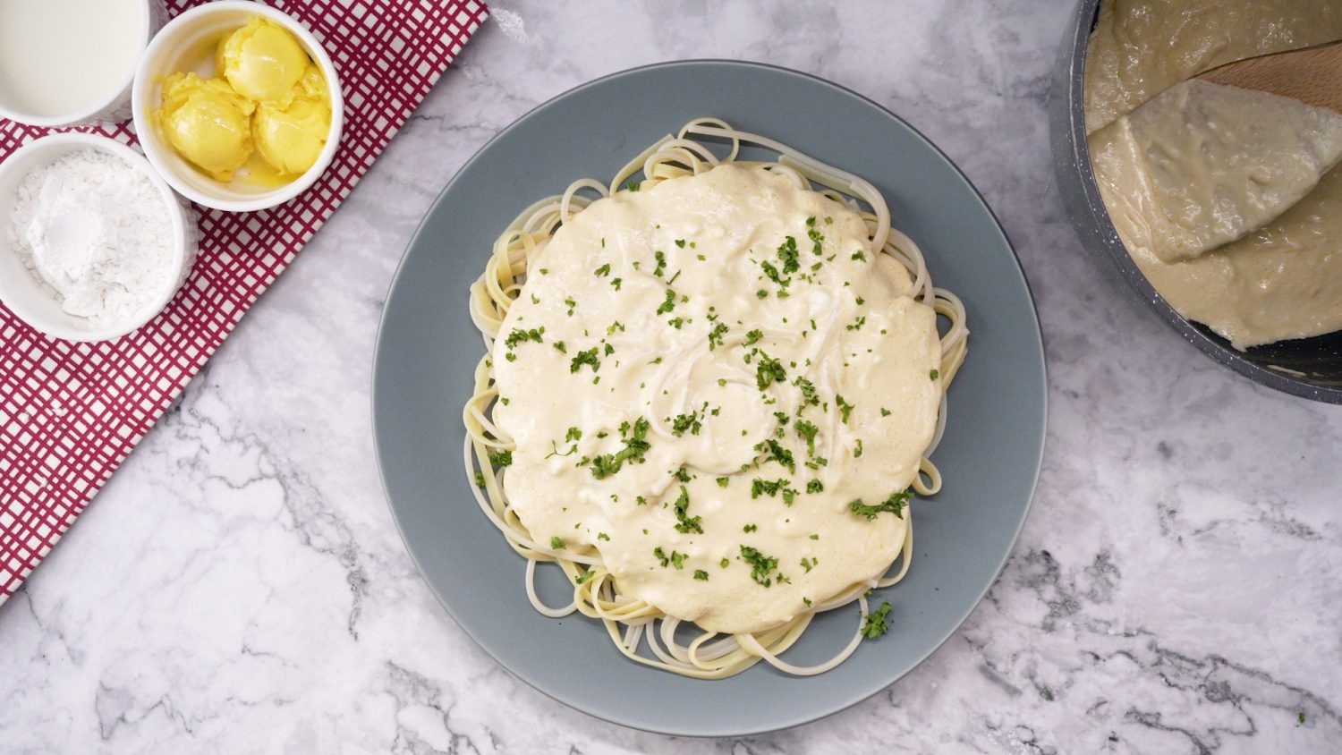 Descubre la receta fácil para tu pasta: Seductora salsa blanca 3 Moncloa ALÉRGENOS Y ALTERNATIVAS SALUDABLES