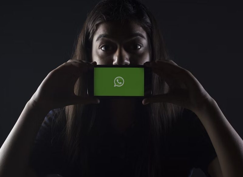 LAS CONVERSACIONES EN GRUPOS FAMILIARES DE WHATSAPP