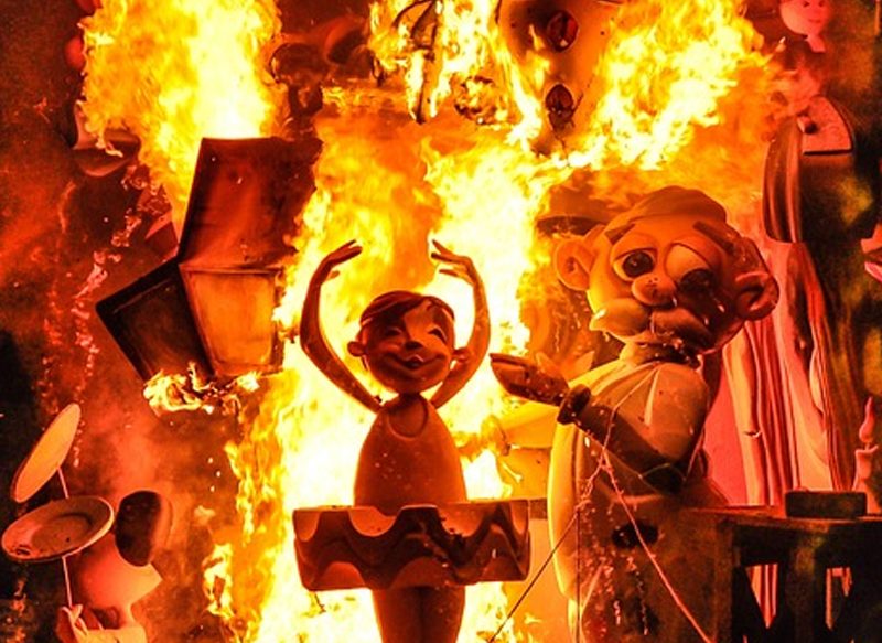 LA CREMÀ, EL COLOFÓN DE LAS FALLAS