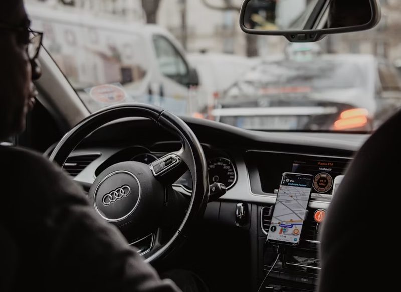 Descubre cómo aprovechar Waze sin conexión para tu próximo viaje en coche