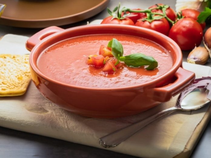 Disfruta del verano con la receta de gazpacho andaluz en Thermomix: ¡Fácil, rápida y deliciosa!