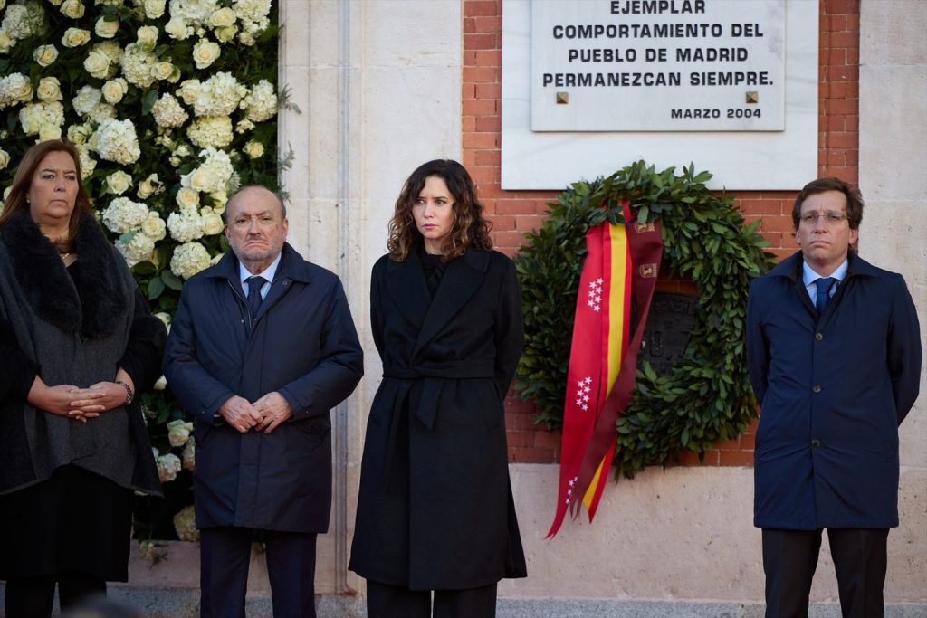 Madrid recuerda aún "con el corazón encogido" a las víctimas del 11M 1 Moncloa Madrid recuerda aún "con el corazón encogido" a las víctimas del 11M