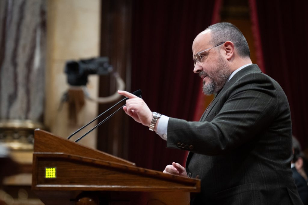 Alejandro Fernández, líder del PPC en Cataluña, se ofrece a Feijóo para liderar la lista del 12-M
