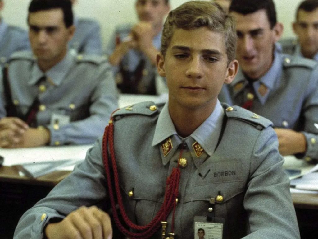La infanta Sofía no quiere seguir el mismo futuro que Leonor: Carrera militar estaría en vilo 5 Moncloa La iinfanta Sofia desafia la academia militar diferenciandose de Leonor 6 Moncloa