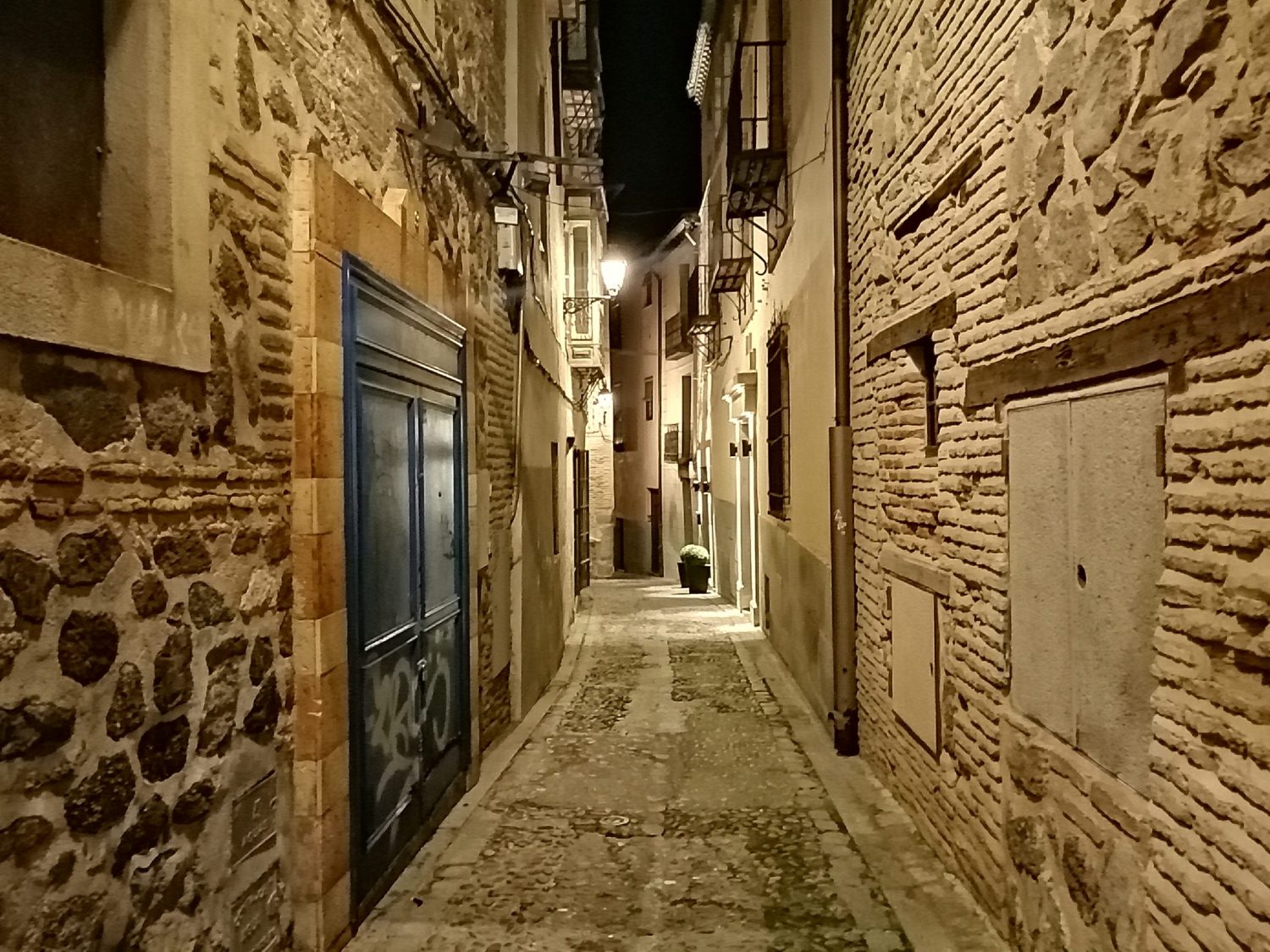 Toledo secreto: Callejones e historias ocultas en la ciudad de las tres culturas
