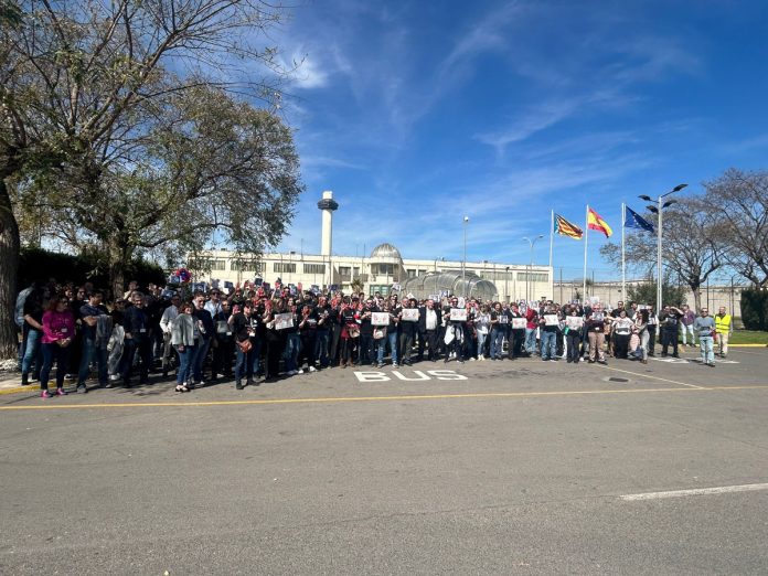 Los 81 centros penitenciarios de España han rendido homenaje a la cocinera asesinada en una prisión de Cataluña.