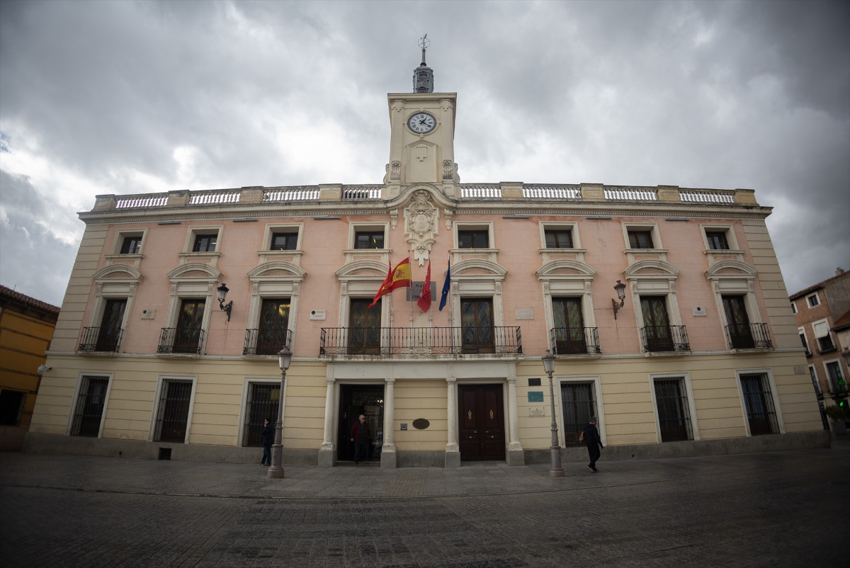 Alcalá ha peatonalizado el centro histórico y ahora encarece el aparcamiento en la zona azul para favorecer a los vecinos del centro.