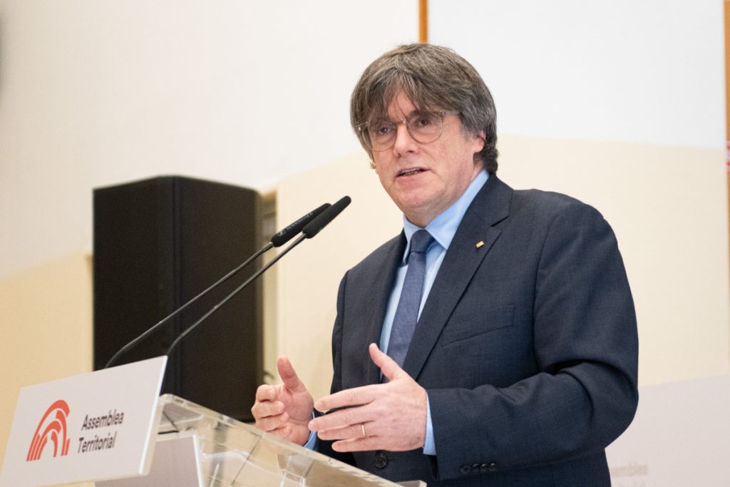 Carles Puigdemont espera a la amnistía del PSOE para poder ser presidente catalán o eurodiputado