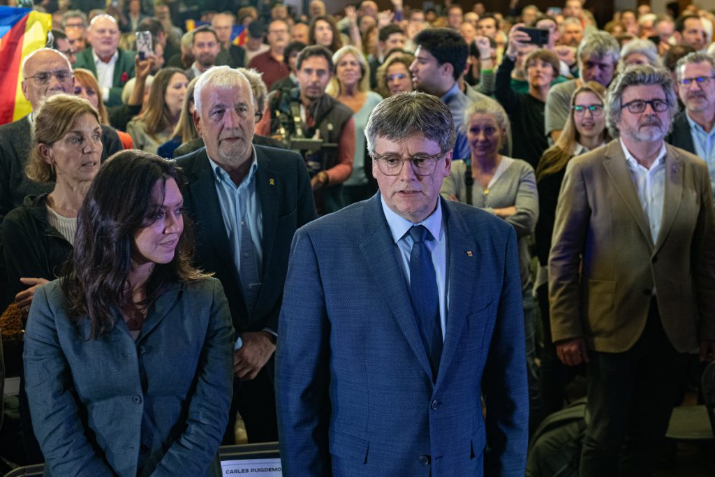 Carles Puigdemont, expresidente de la Generalitat y futuro candidato de Junts en las próximas catalanas, espera a la amnistía