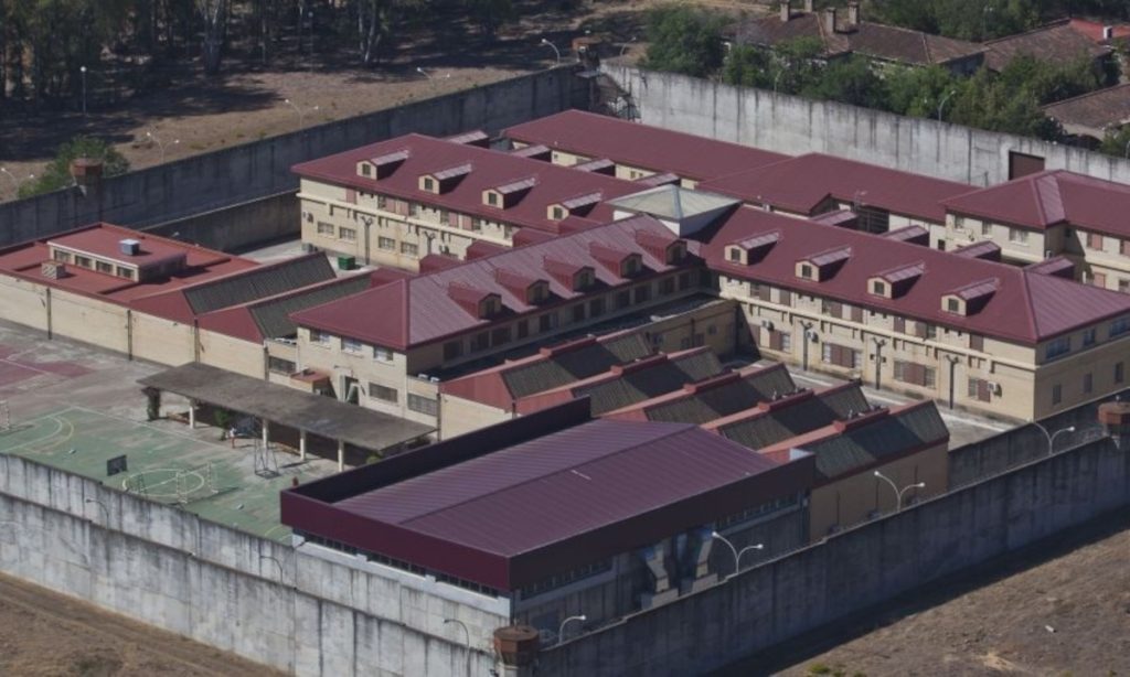 Ni el Gobierno ni las autonomías quieren quedarse con la Sanidad penitenciaria 1 Moncloa Imagen aérea de la cárcel de mujeres de Alcalá de Guadaíra, en Sevilla.
ASOCIACION UNIFICADA DE GUARDIAS CIVILES (AUGC)
(Foto de ARCHIV