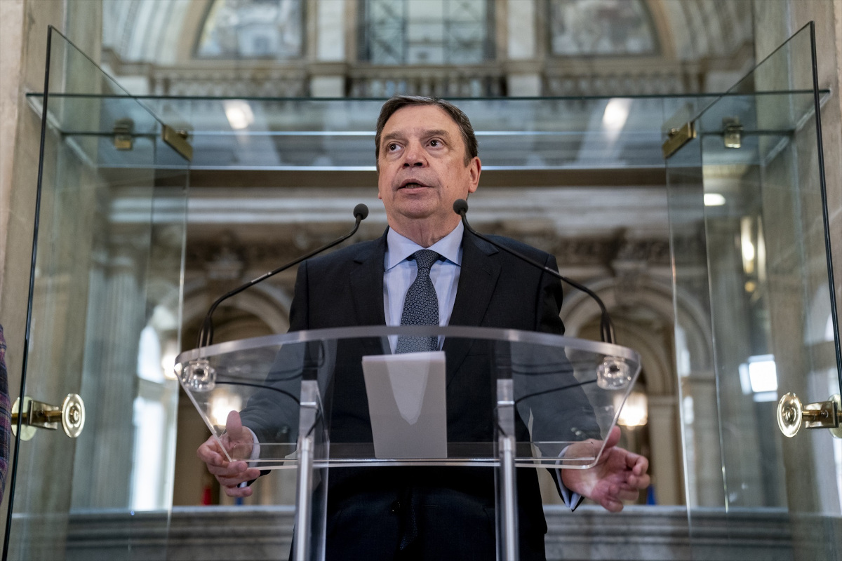 Agricultores piden a Luis Planas que frene la caída del precio de naranjas y limones.