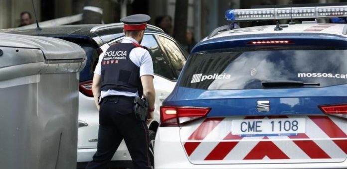 Un mosso en Barcelona.