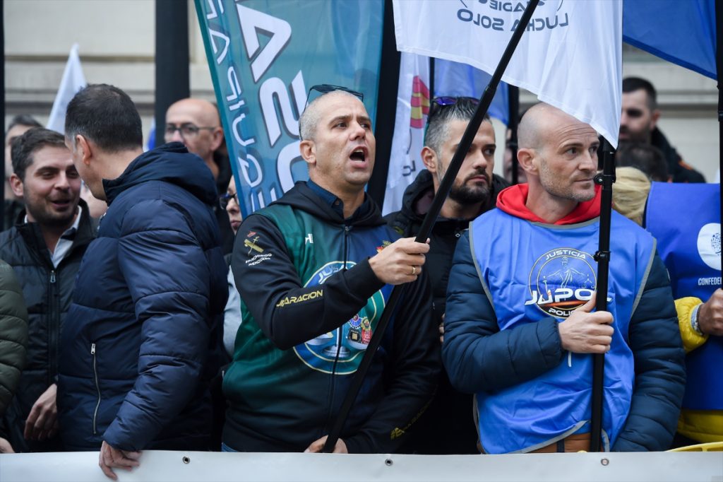 JUPOL ha defendido que el turno 6x6 es mejor para los policías.