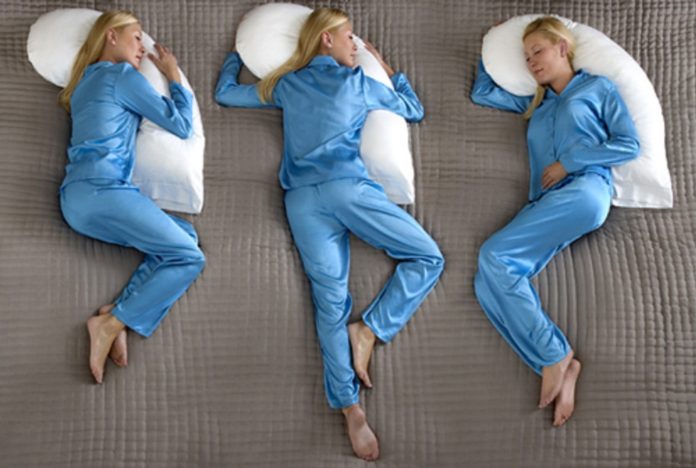 Descubre cuál es la posición ideal para dormir y descansar
